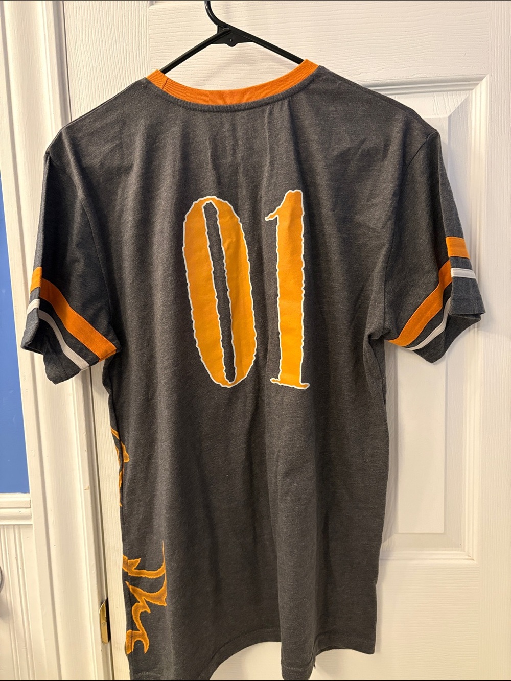 Harry Potter Hufflepuff Keeper Quidditch Logo Tee - Gray, white, orange, size M - Picture 3 of 5